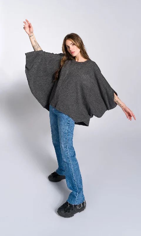 Classic Edge Batwing Sleeves Knit Blouse