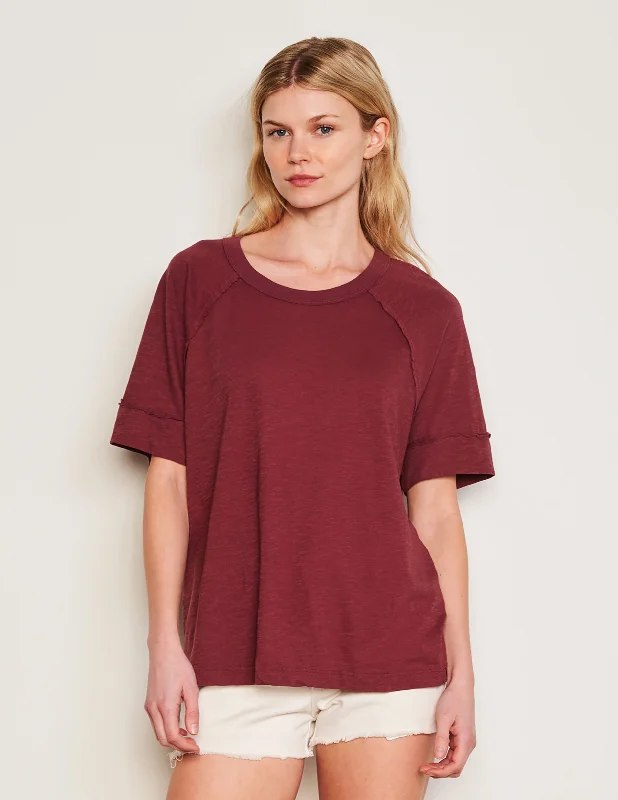 Modern Casual Look Sundry Boyfriend Tee in Merlot