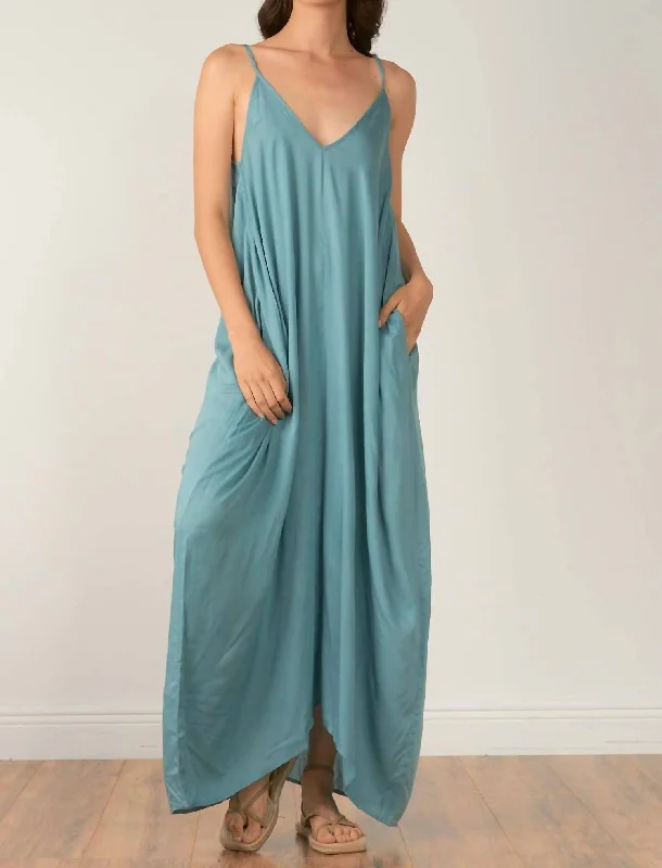 Sporty Fit Look Maxi Dress In Jade