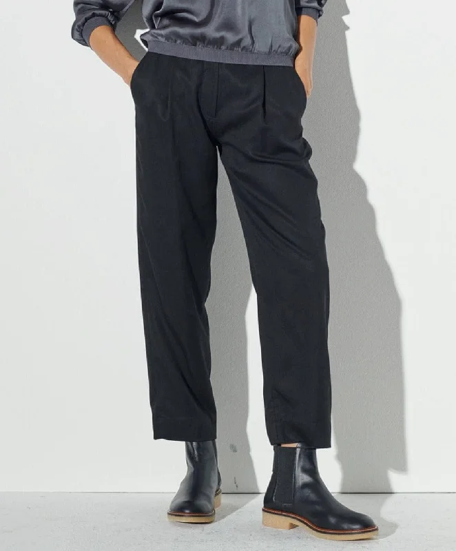 Sporty Fitwear Comfortable and versatile Classic series The Eco Slouchy Trouser