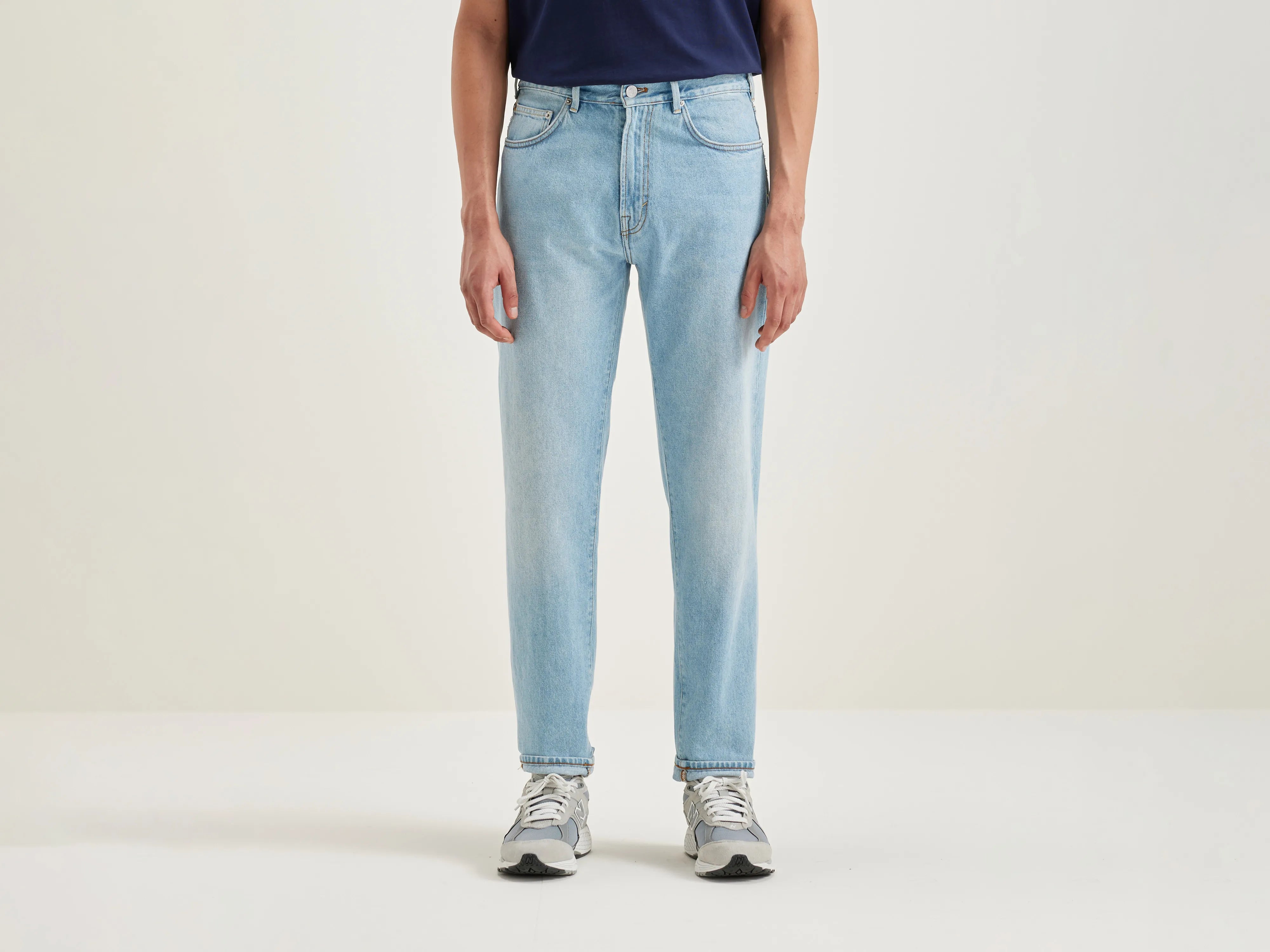 Peeg tapered jeans (242 / M / VINTAGE LT BLUE)